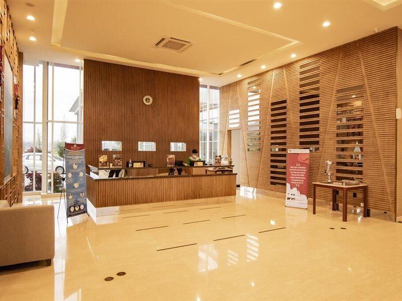 Labersa Hotel & Convention Center Toba Balige 外观 照片