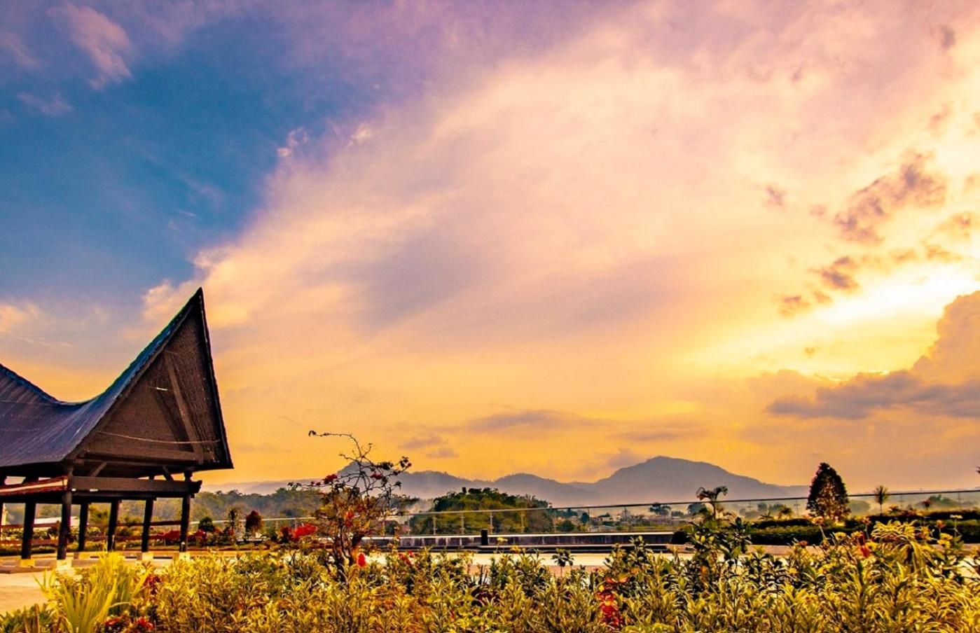 Labersa Hotel & Convention Center Toba Balige 外观 照片