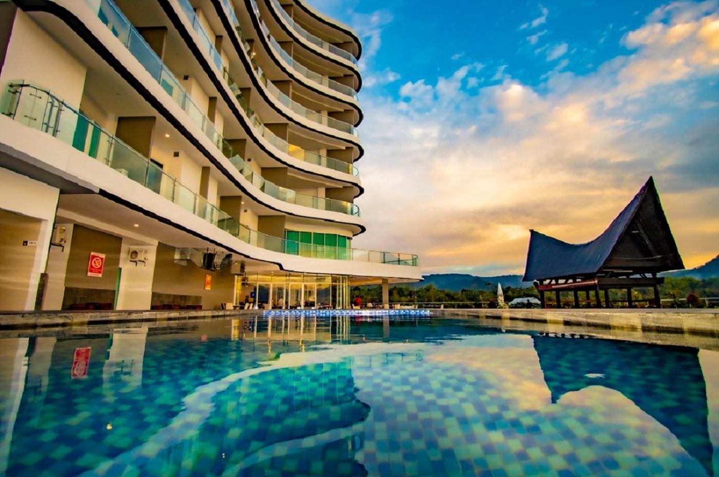 Labersa Hotel & Convention Center Toba Balige 外观 照片