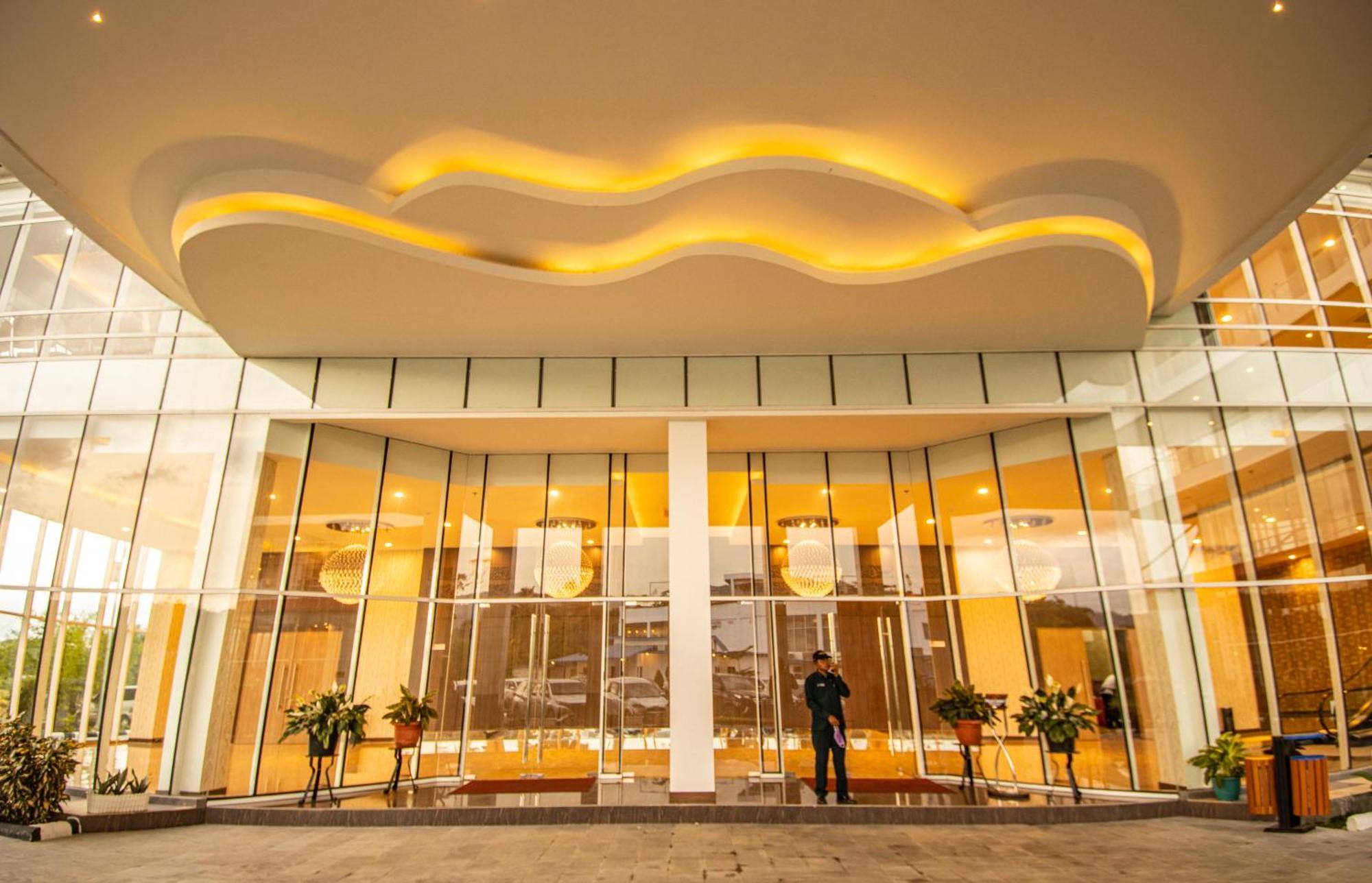 Labersa Hotel & Convention Center Toba Balige 外观 照片