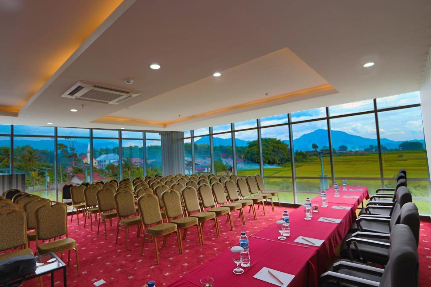 Labersa Hotel & Convention Center Toba Balige 外观 照片