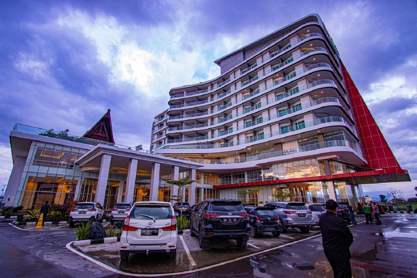 Labersa Hotel & Convention Center Toba Balige 外观 照片