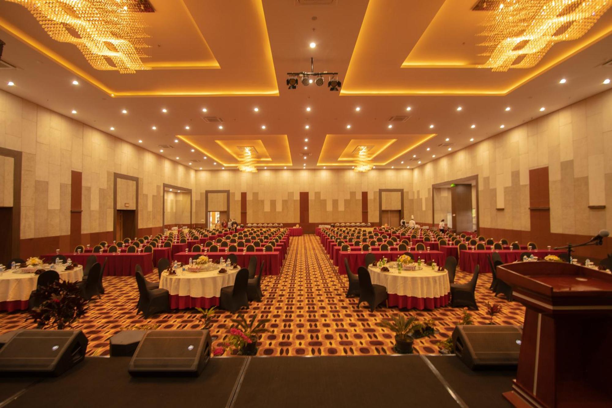 Labersa Hotel & Convention Center Toba Balige 外观 照片