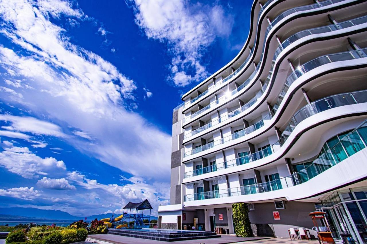 Labersa Hotel & Convention Center Toba Balige 外观 照片