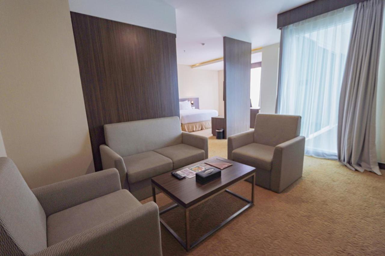 Labersa Hotel & Convention Center Toba Balige 外观 照片