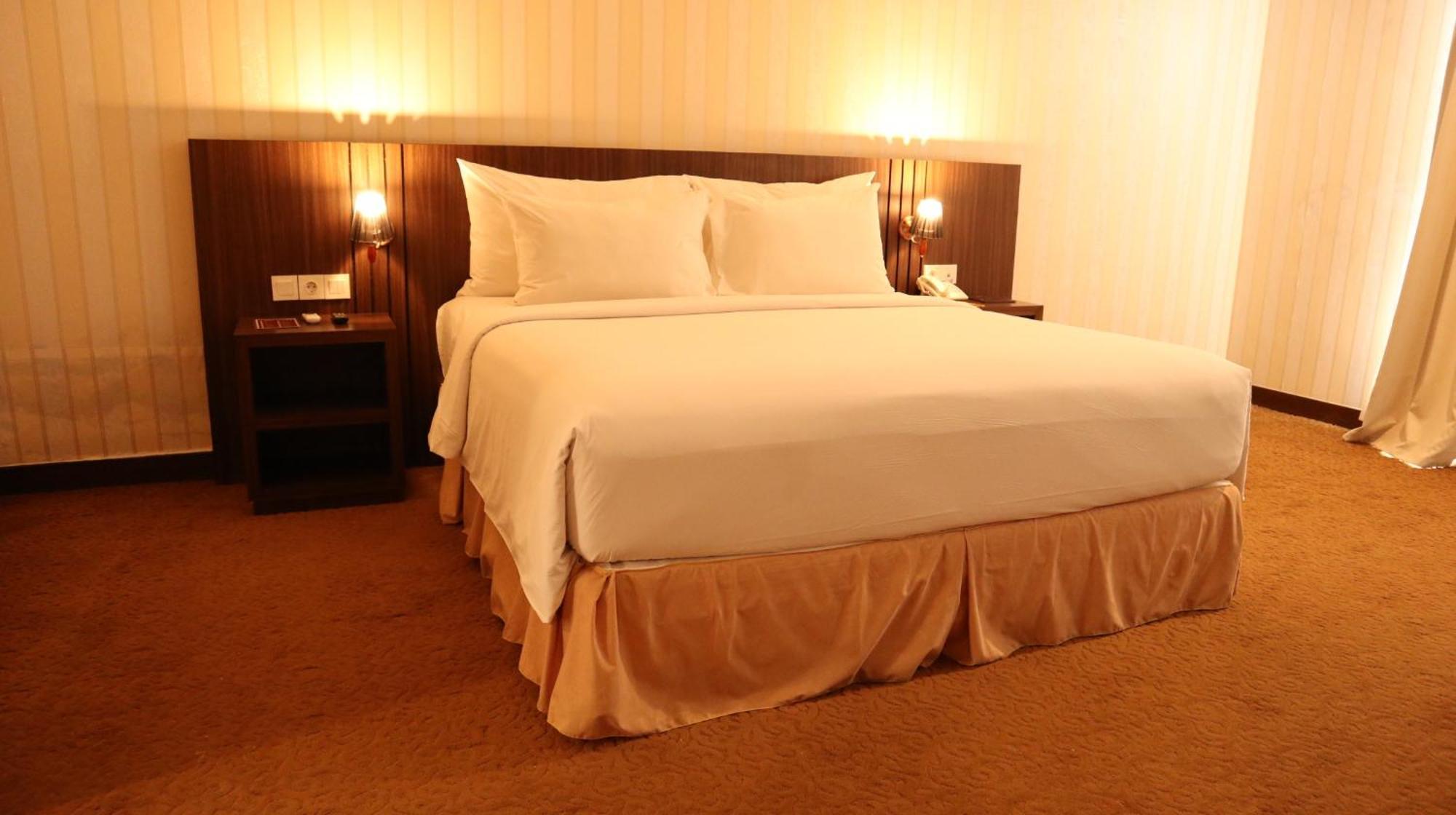 Labersa Hotel & Convention Center Toba Balige 外观 照片