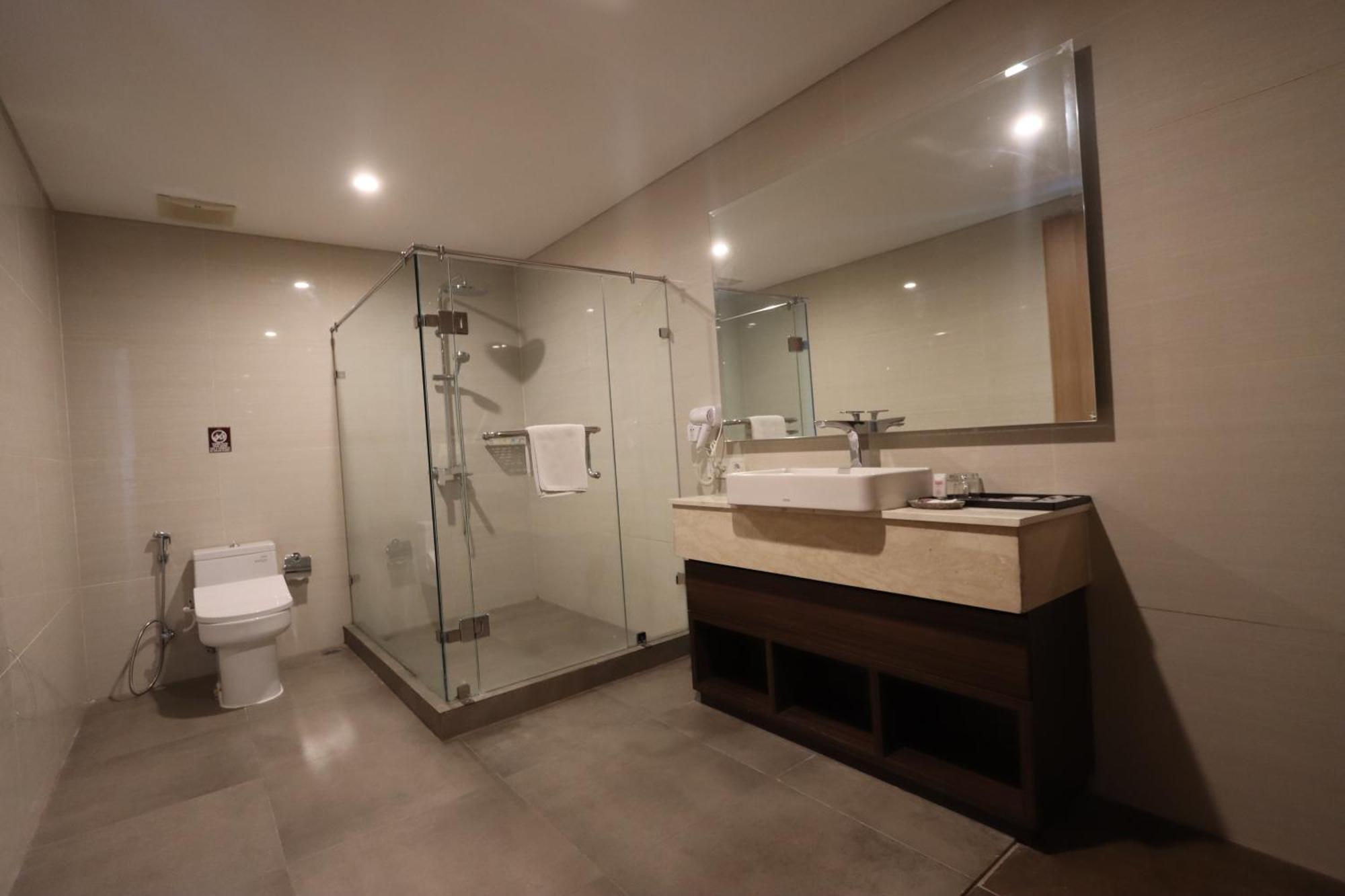 Labersa Hotel & Convention Center Toba Balige 外观 照片