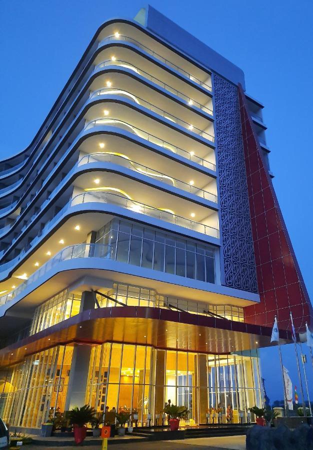 Labersa Hotel & Convention Center Toba Balige 外观 照片