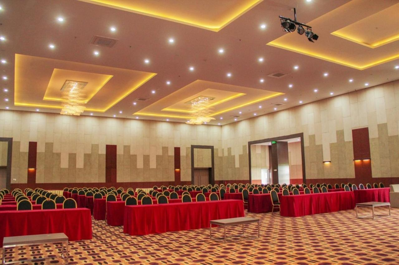 Labersa Hotel & Convention Center Toba Balige 外观 照片